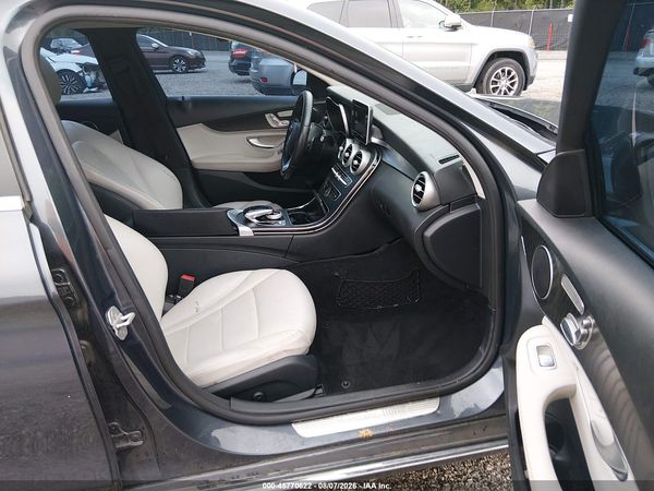 2016 MERCEDES-BENZ C 300