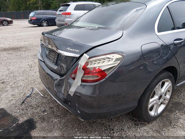 2016 MERCEDES-BENZ C 300