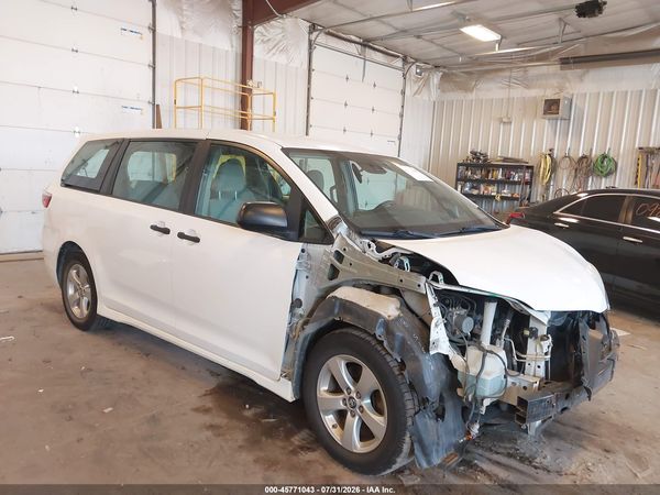 2018 TOYOTA SIENNA L 7 PASSENGER — I1