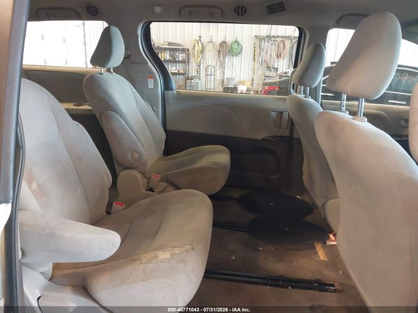 2018 TOYOTA SIENNA L 7 PASSENGER — I8