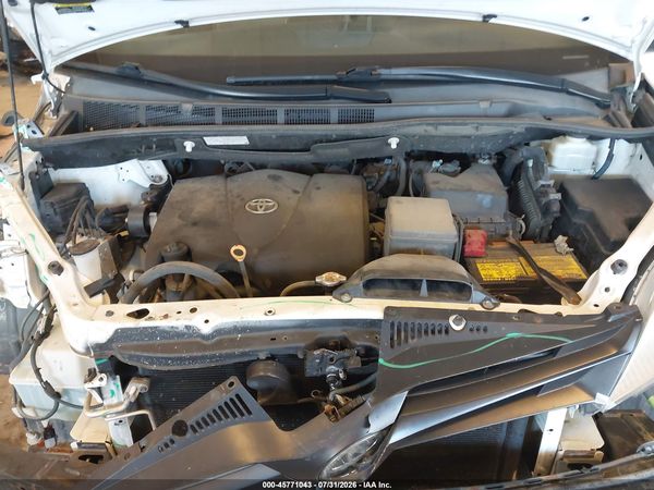2018 TOYOTA SIENNA L 7 PASSENGER — I10
