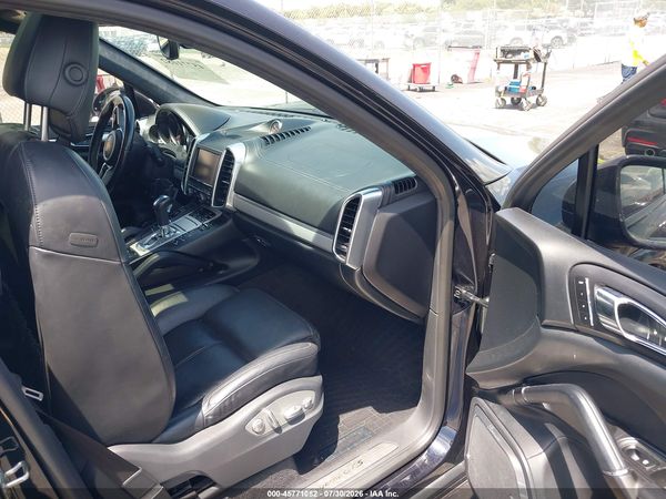 2016 PORSCHE CAYENNE GTS