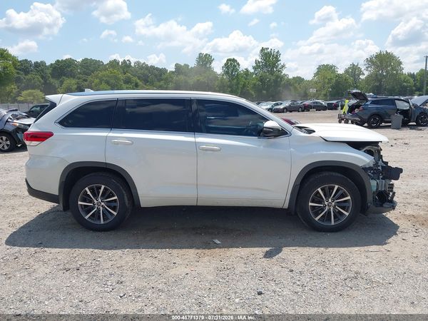2017 TOYOTA HIGHLANDER XLE