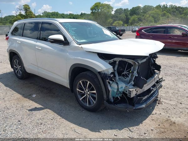 2017 TOYOTA HIGHLANDER XLE