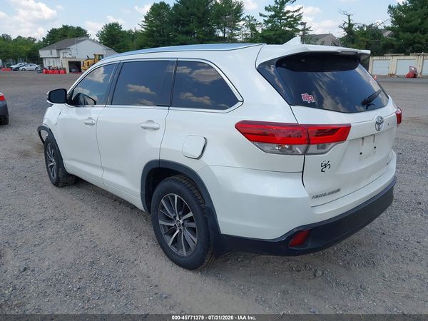 2017 TOYOTA HIGHLANDER XLE