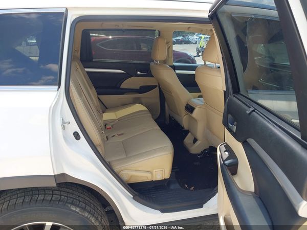 2017 TOYOTA HIGHLANDER XLE