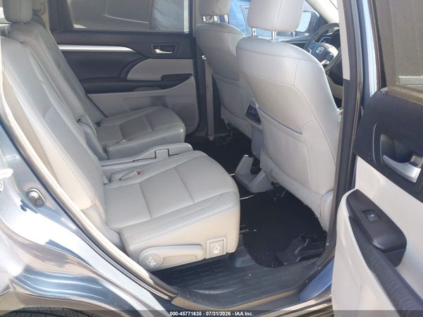 2016 TOYOTA HIGHLANDER XLE V6