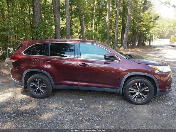 2019 TOYOTA HIGHLANDER LE