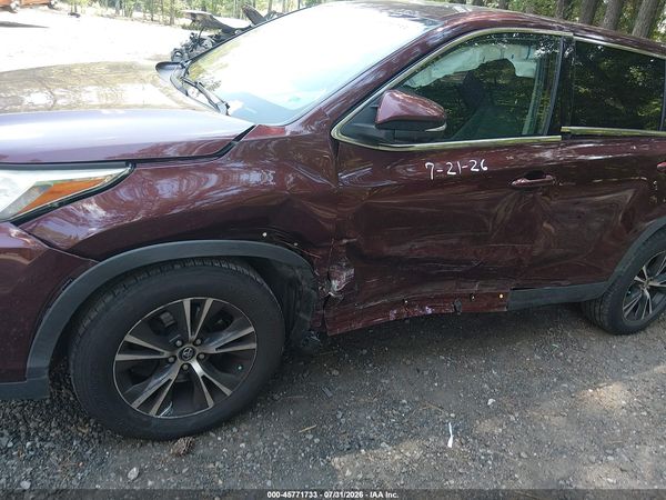 2019 TOYOTA HIGHLANDER LE