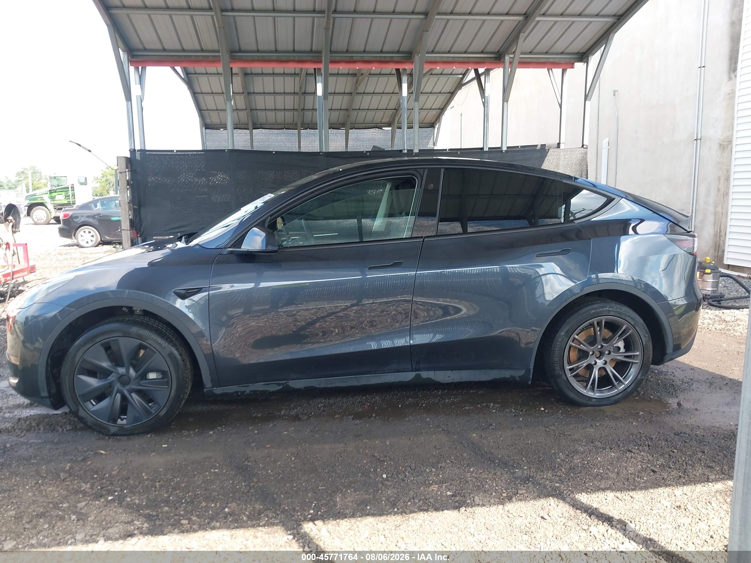2024 TESLA MODEL Y
