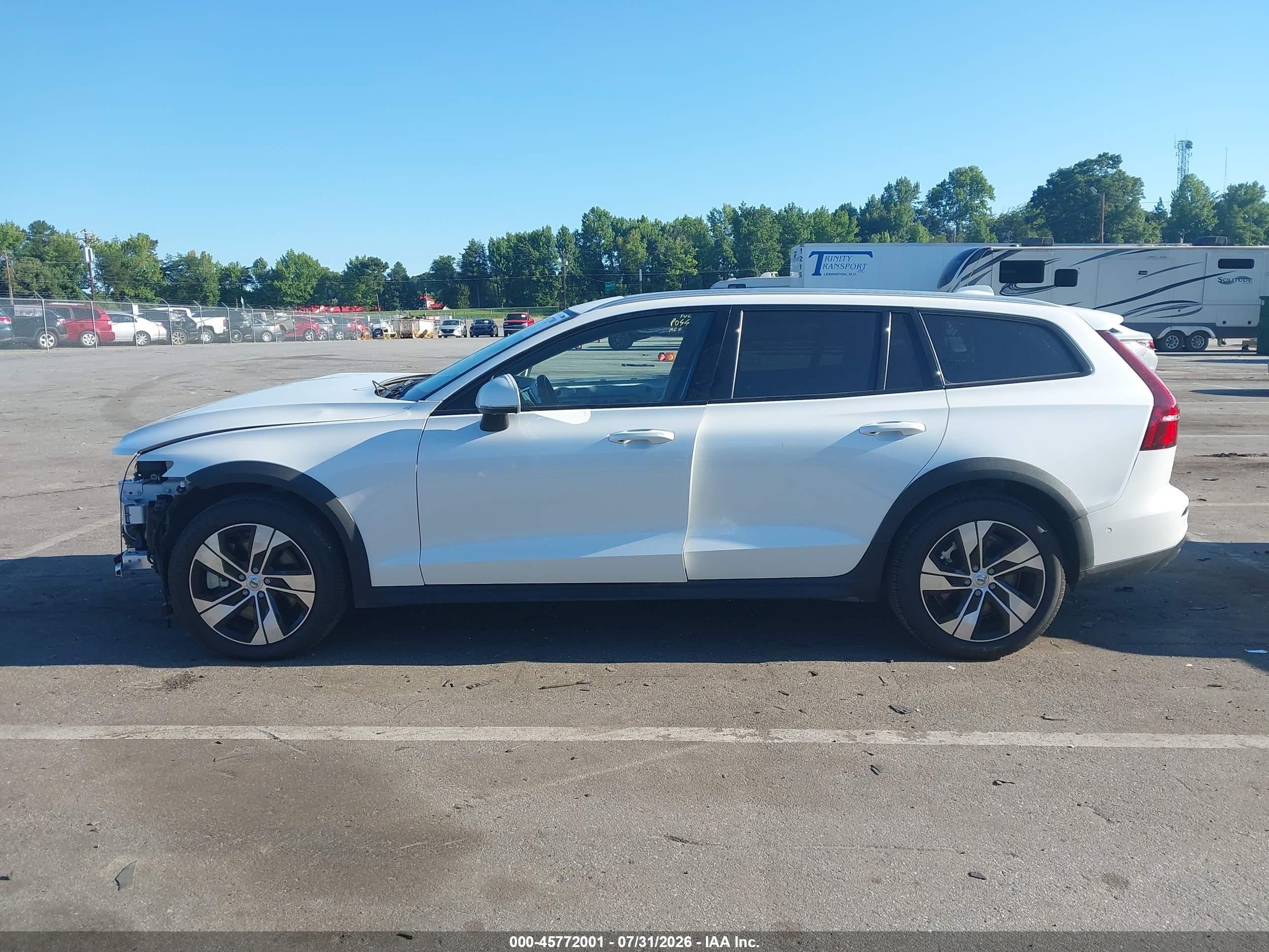2025 VOLVO V60 CROSS COUNTRY