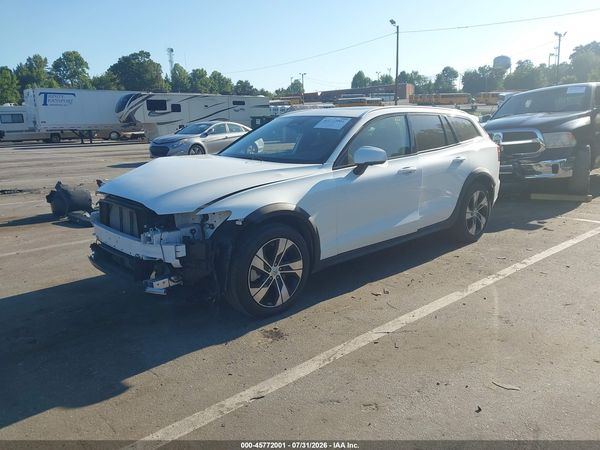 2025 VOLVO V60 CROSS COUNTRY