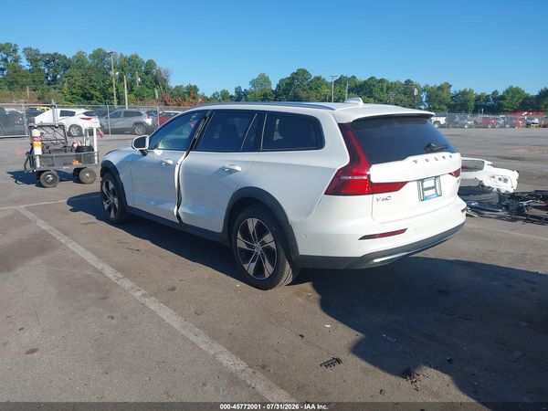 2025 VOLVO V60 CROSS COUNTRY