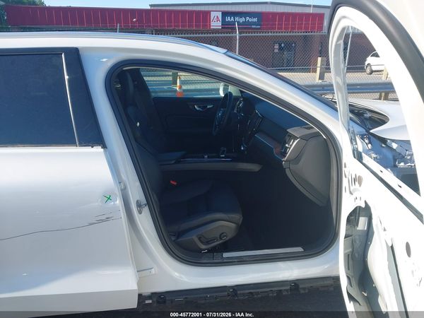2025 VOLVO V60 CROSS COUNTRY