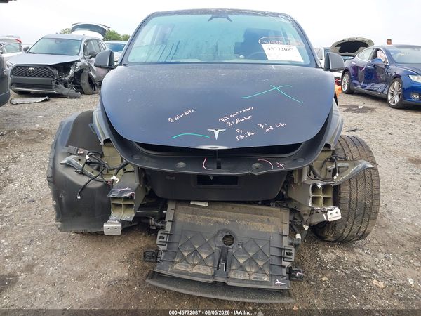2025 TESLA MODEL Y