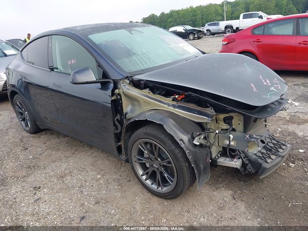 2025 TESLA MODEL Y