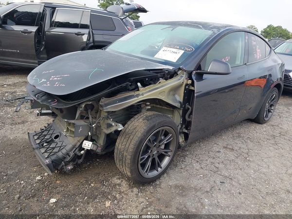 2025 TESLA MODEL Y