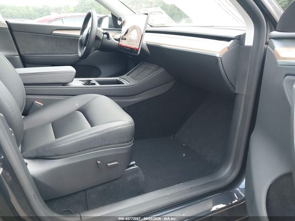 2025 TESLA MODEL Y
