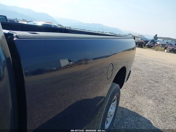 2017 RAM 3500 TRADESMAN  4X4 8' BOX