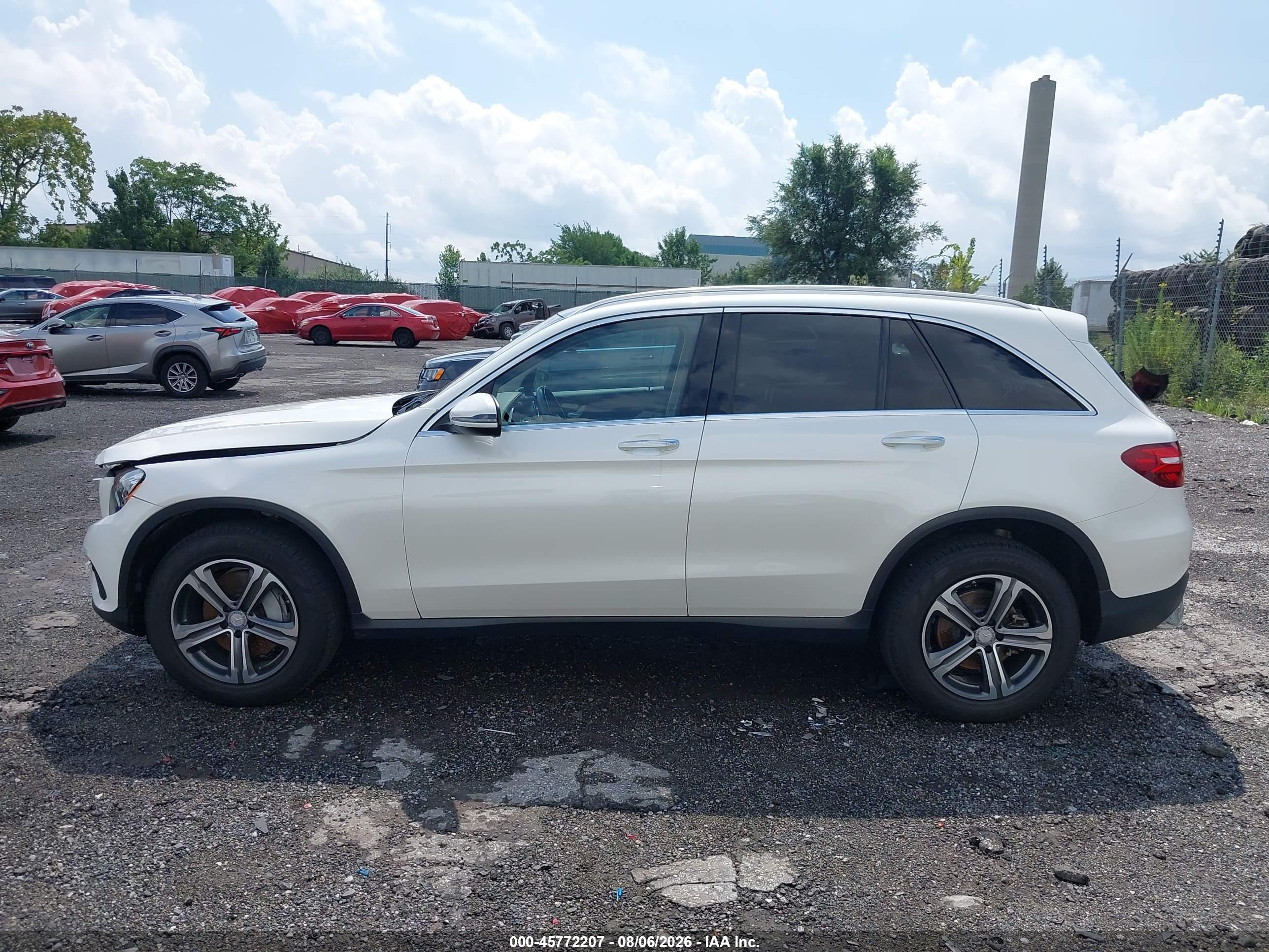 2016 MERCEDES-BENZ GLC 300 4MATIC