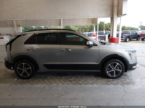 2023 KIA NIRO SX