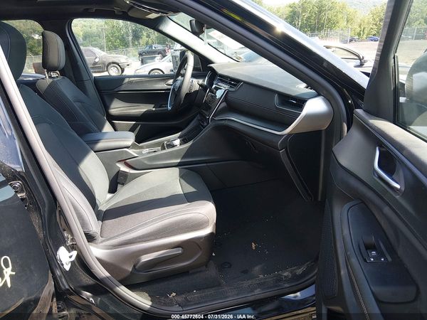 2024 JEEP GRAND CHEROKEE LAREDO X 4X4