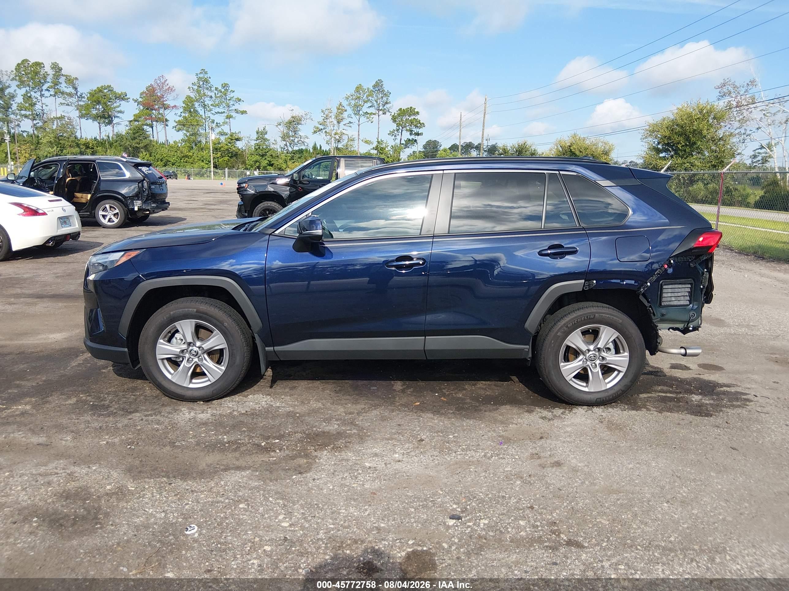 2025 TOYOTA RAV4 XLE