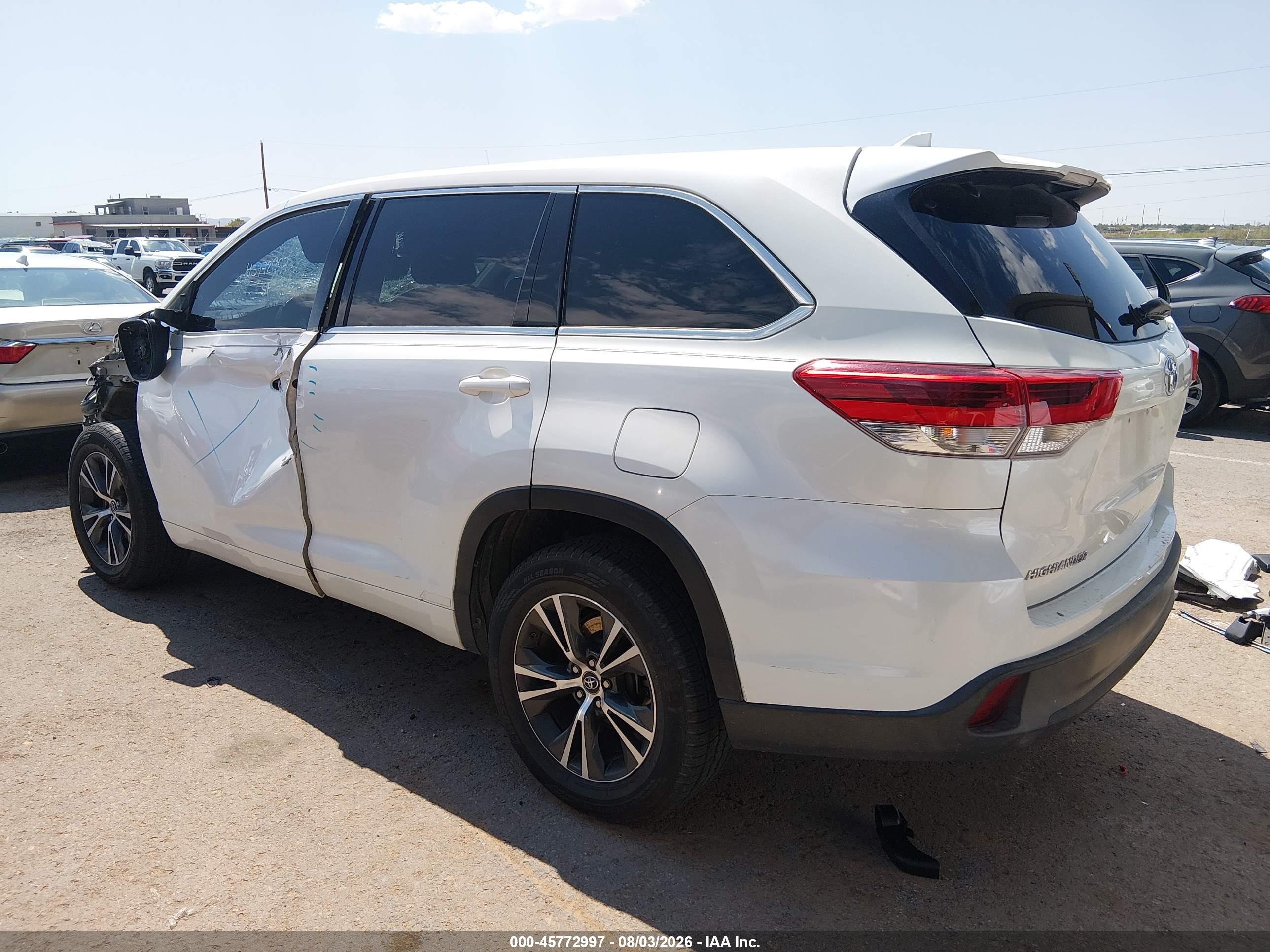 2017 TOYOTA HIGHLANDER LE PLUS