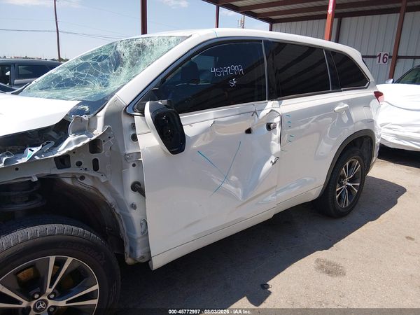 2017 TOYOTA HIGHLANDER LE PLUS
