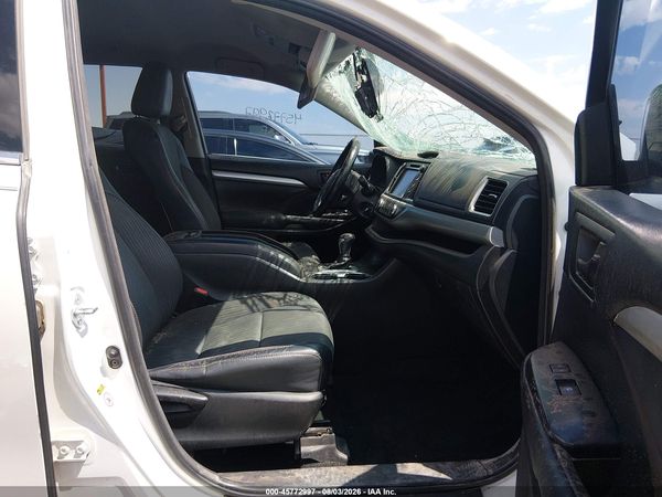 2017 TOYOTA HIGHLANDER LE PLUS