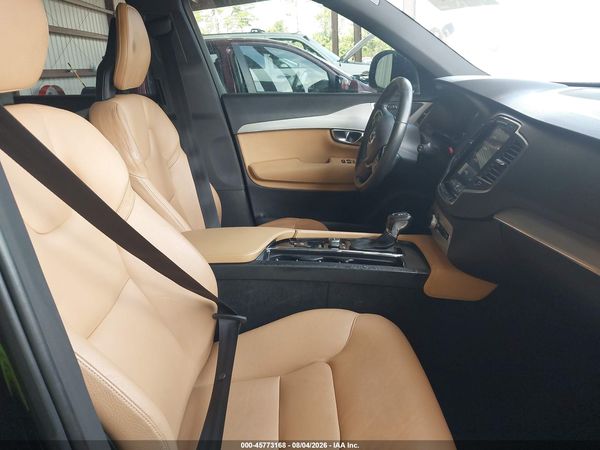 2017 VOLVO XC90 T5 MOMENTUM