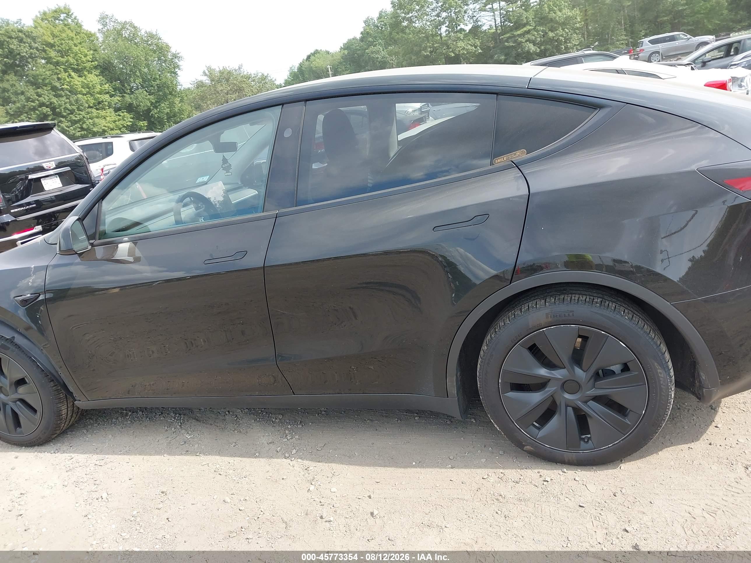 2025 TESLA MODEL Y