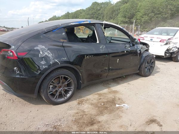 2025 TESLA MODEL Y