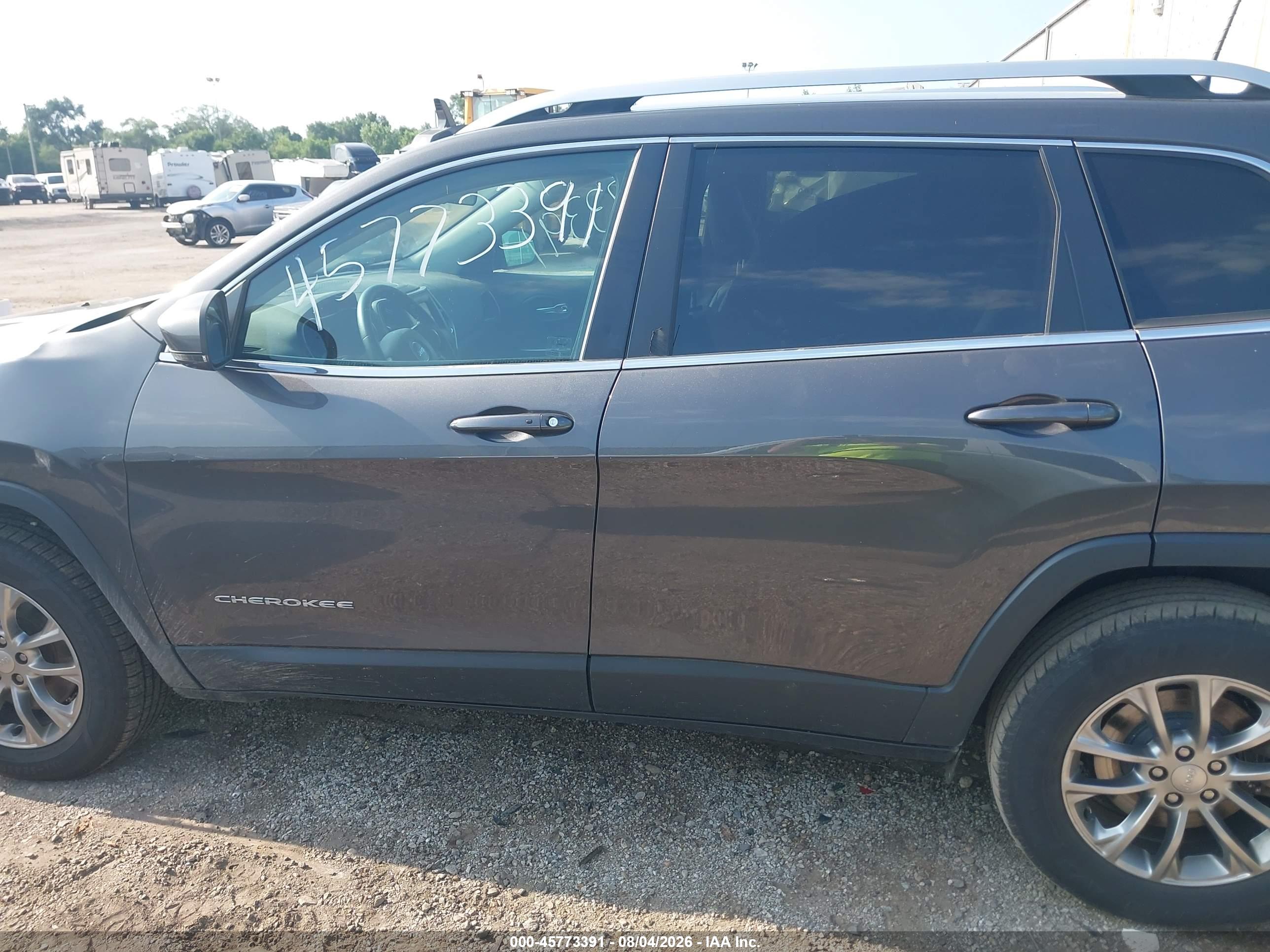 2019 JEEP CHEROKEE LATITUDE PLUS 4X4