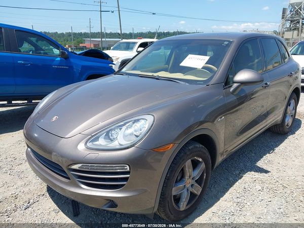 2014 PORSCHE CAYENNE