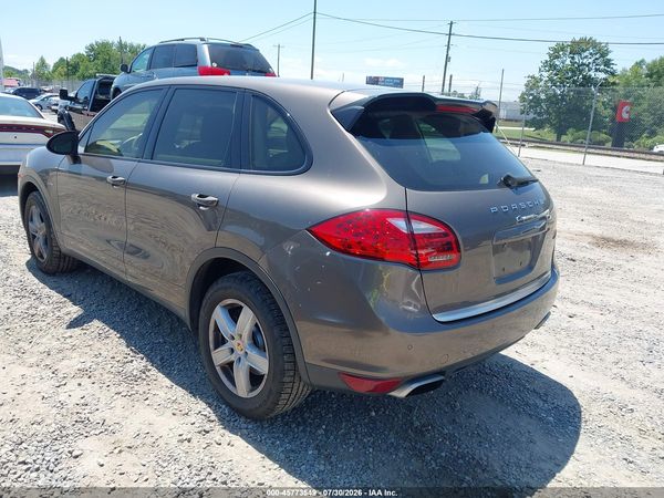 2014 PORSCHE CAYENNE