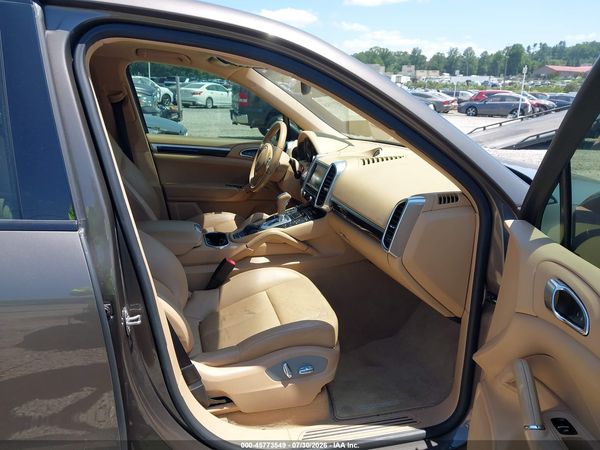 2014 PORSCHE CAYENNE