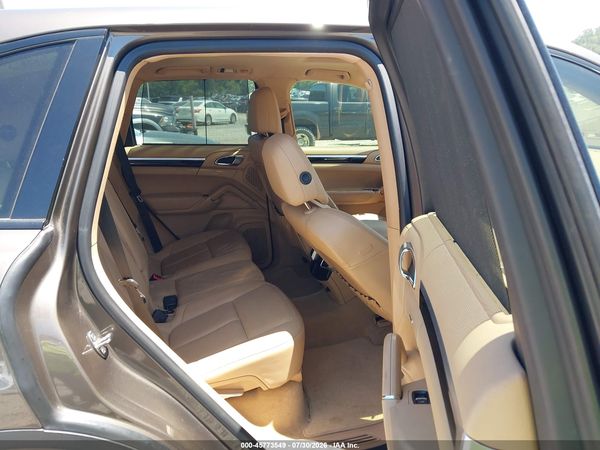 2014 PORSCHE CAYENNE
