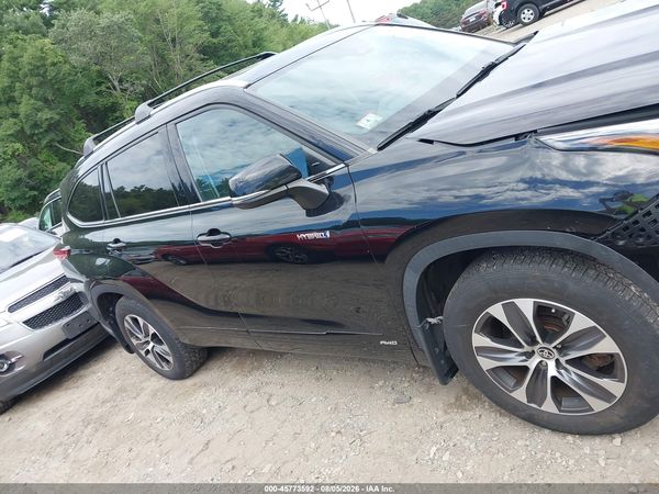 2021 TOYOTA HIGHLANDER HYBRID XLE