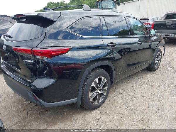 2021 TOYOTA HIGHLANDER HYBRID XLE