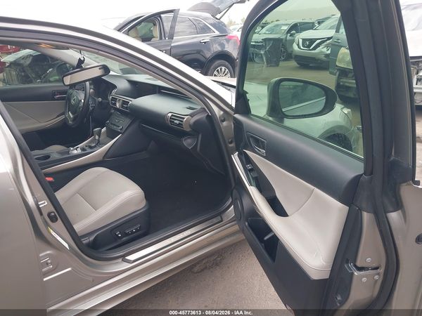 2016 LEXUS IS 200T