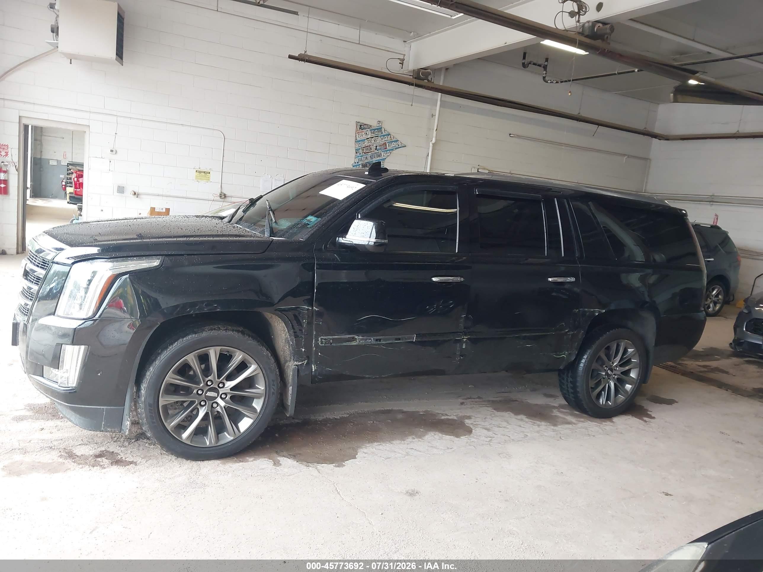 2019 CADILLAC ESCALADE ESV LUXURY