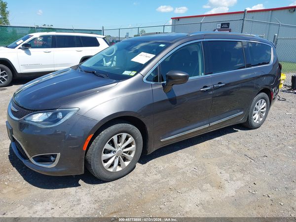 2018 CHRYSLER PACIFICA — I2