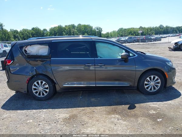 2018 CHRYSLER PACIFICA TOURING L — I116