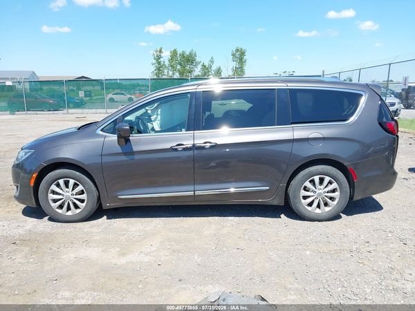 2018 CHRYSLER PACIFICA TOURING L — I117