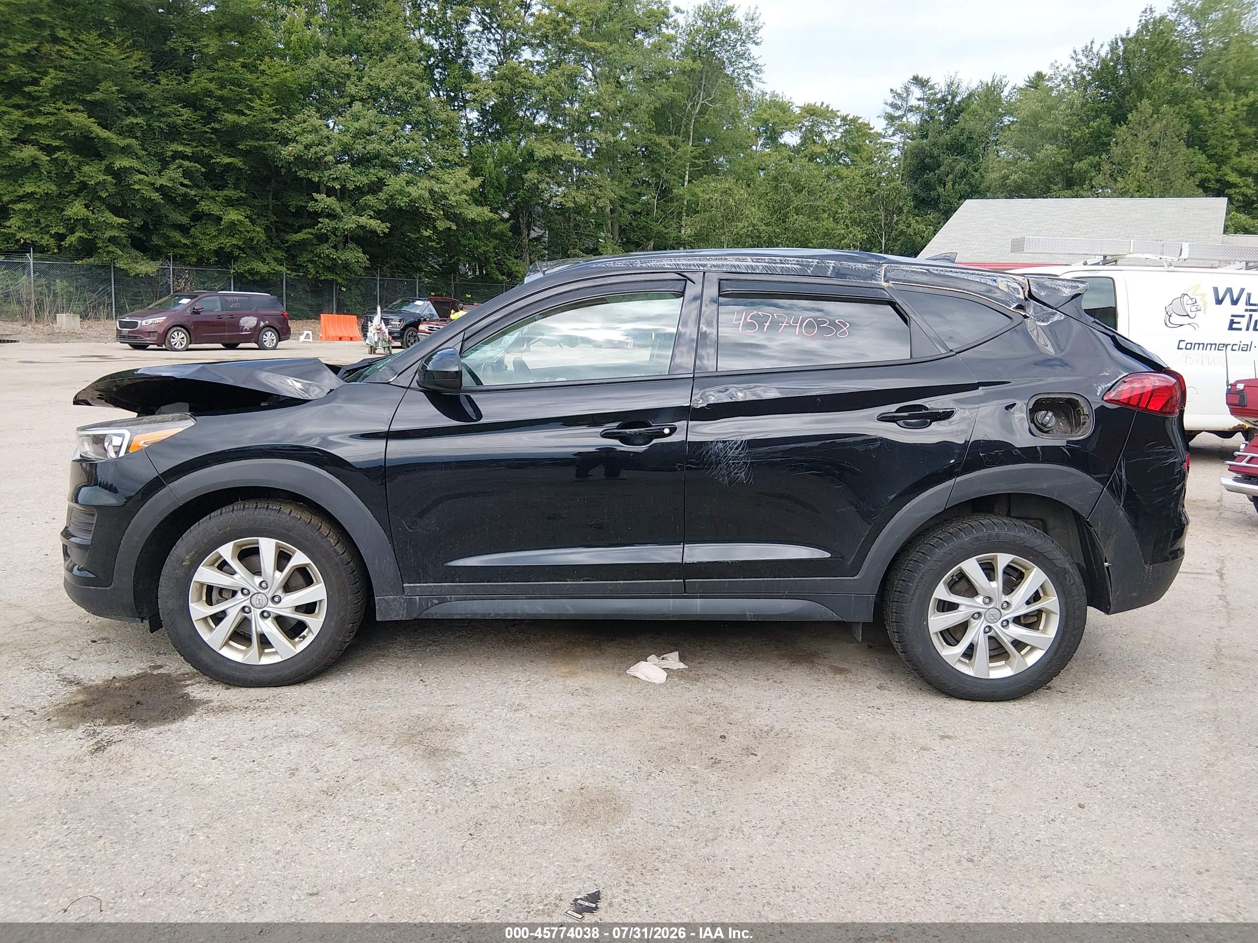 2020 HYUNDAI TUCSON SE