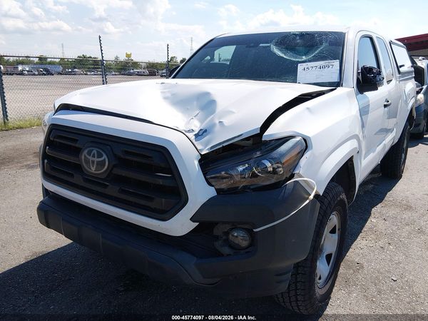 2018 TOYOTA TACOMA SR