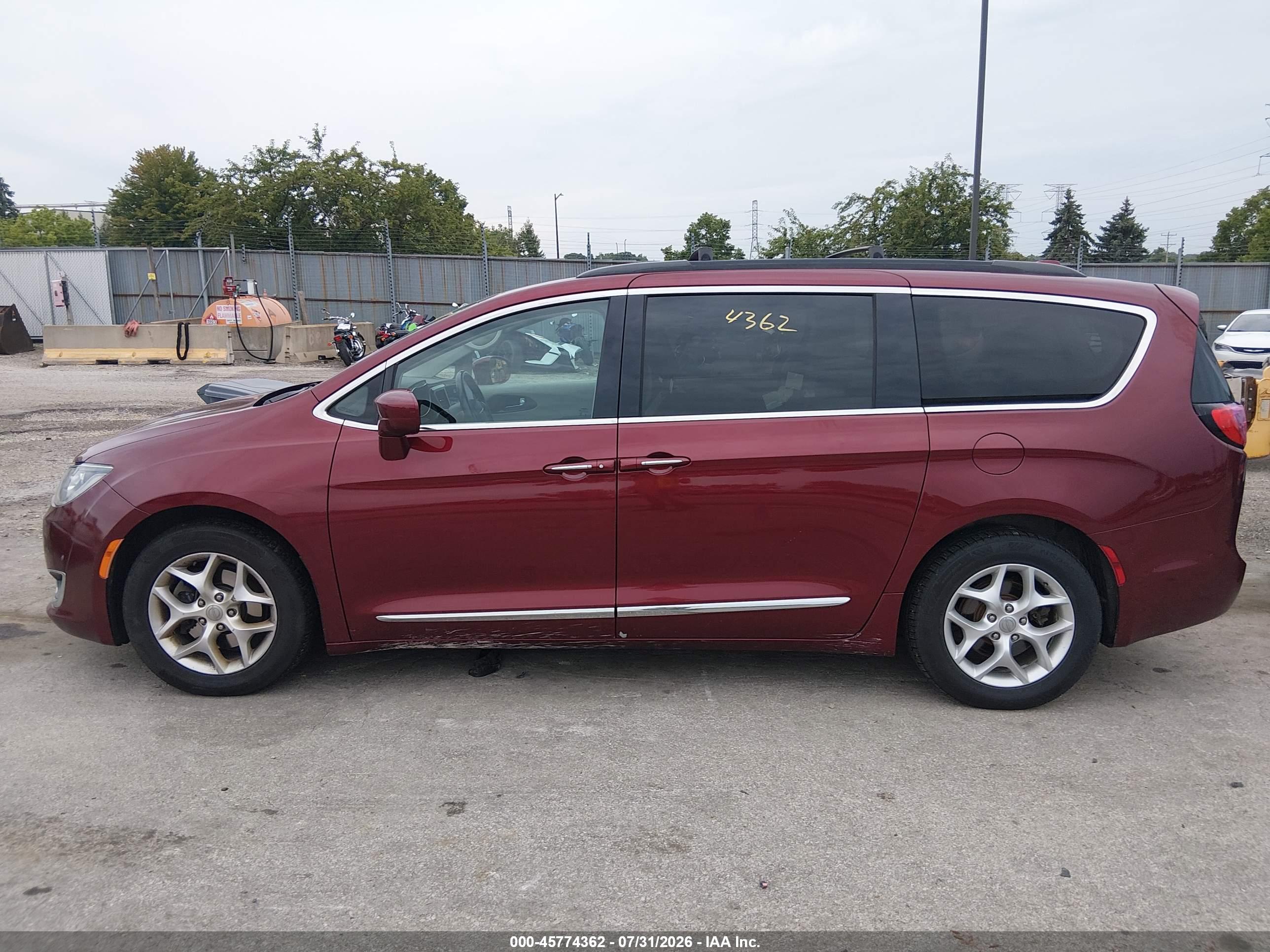 2017 CHRYSLER PACIFICA TOURING-L