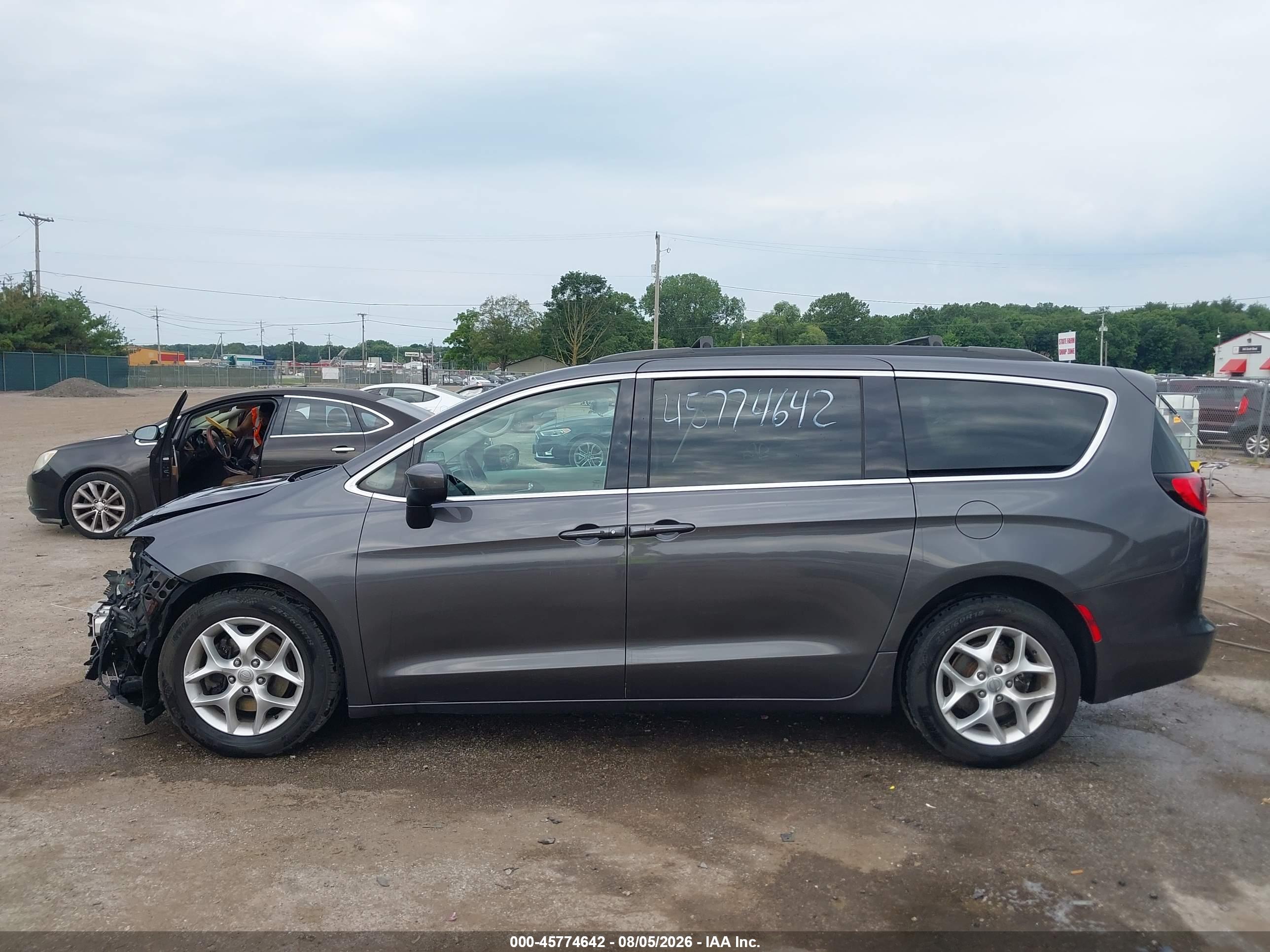 2018 CHRYSLER PACIFICA TOURING