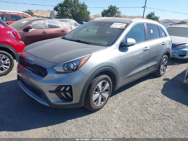 2022 KIA NIRO LX